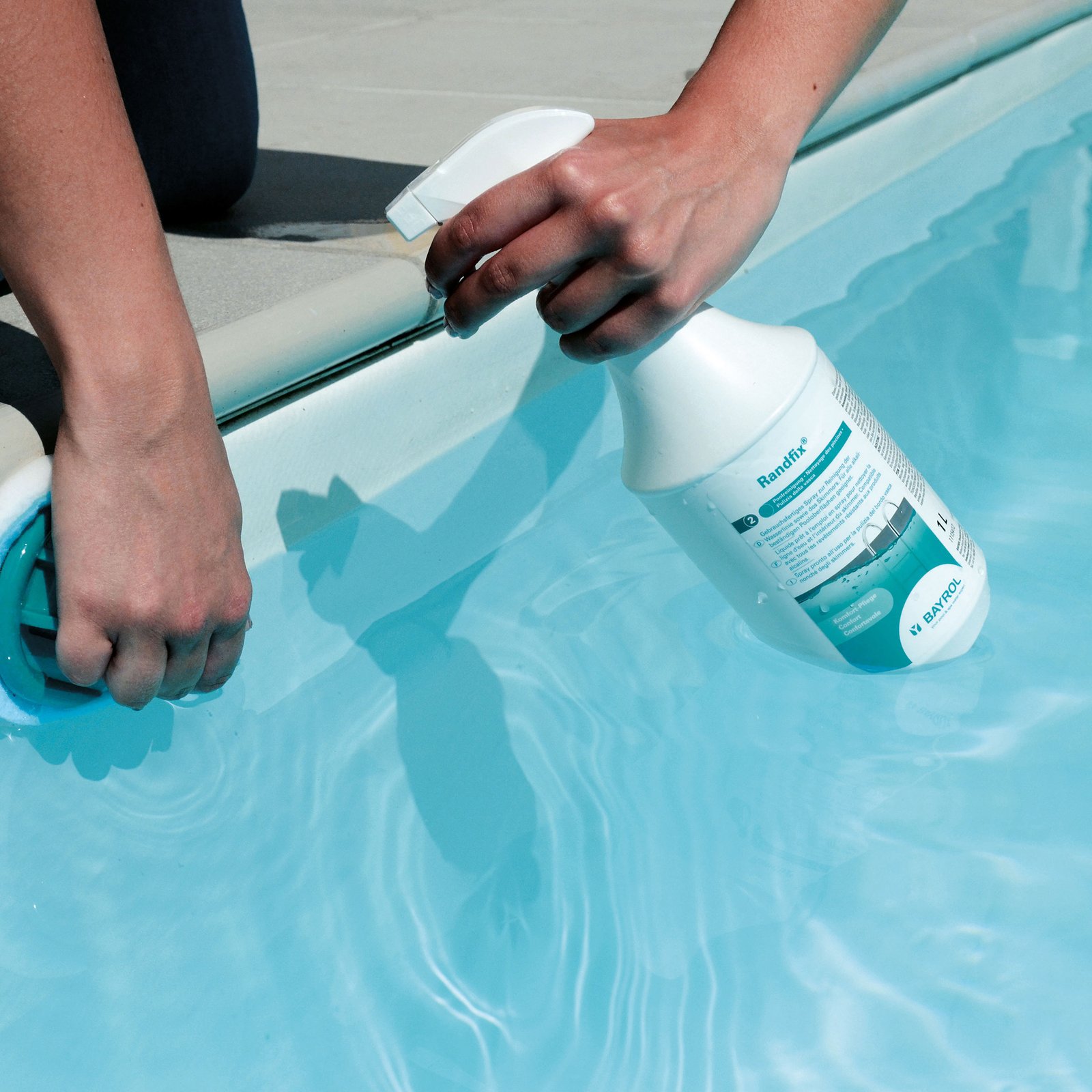 Bayrol Randfix® Spray 0.7 l gebrauchsf. Spray zur Reinigung der Wasserlinie UN 1814 – Bild 2